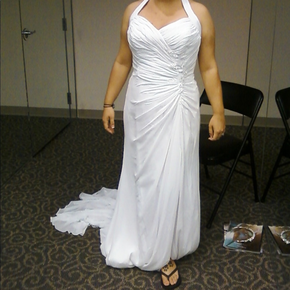 DAVID'S BRIIDAL White Wedding Dress Gown Train Beaded Halter Ruched 12 14